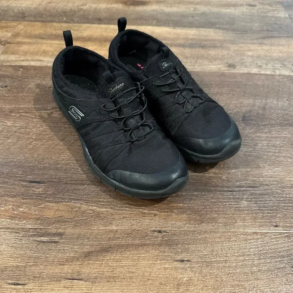 Skechers Black Slip-On Sneakers 9 Memory Foam Comfortable Casual Walking READ